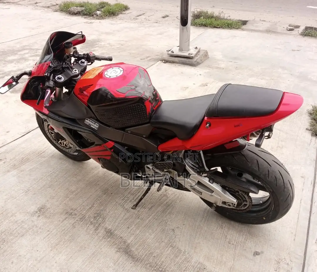 Honda CBR 2004 Red