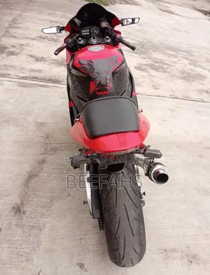 Honda CBR 2004 Red