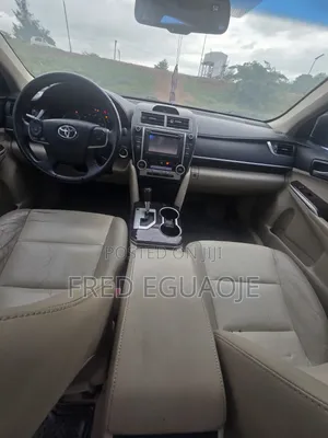 Toyota Camry XLE 4dr Sedan (2.5L 4cyl 6A) 2012 Red