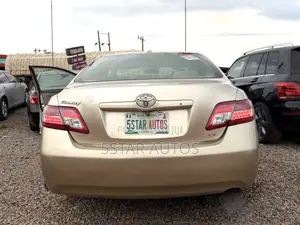 Toyota Camry 2010 Gold
