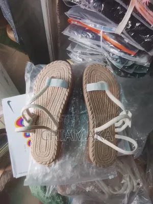 Slippers/Sandals