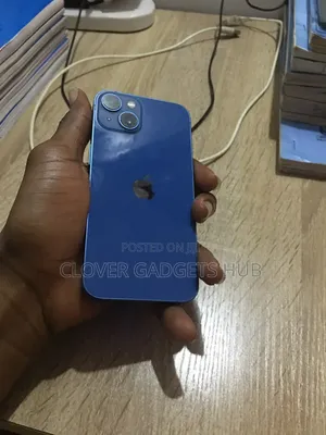 Apple iPhone 13 128 GB Red