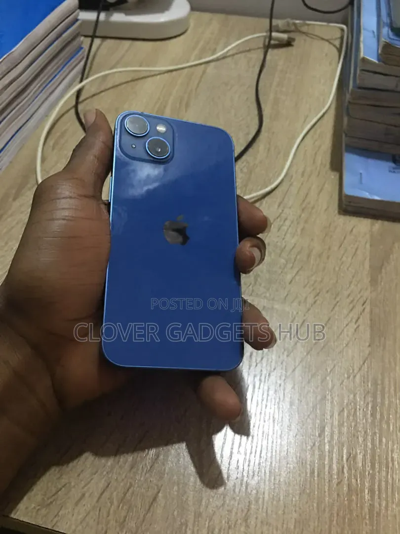 Apple iPhone 13 128 GB Red