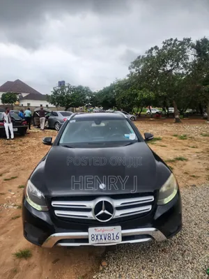 Mercedes-Benz 1117 2016 Black