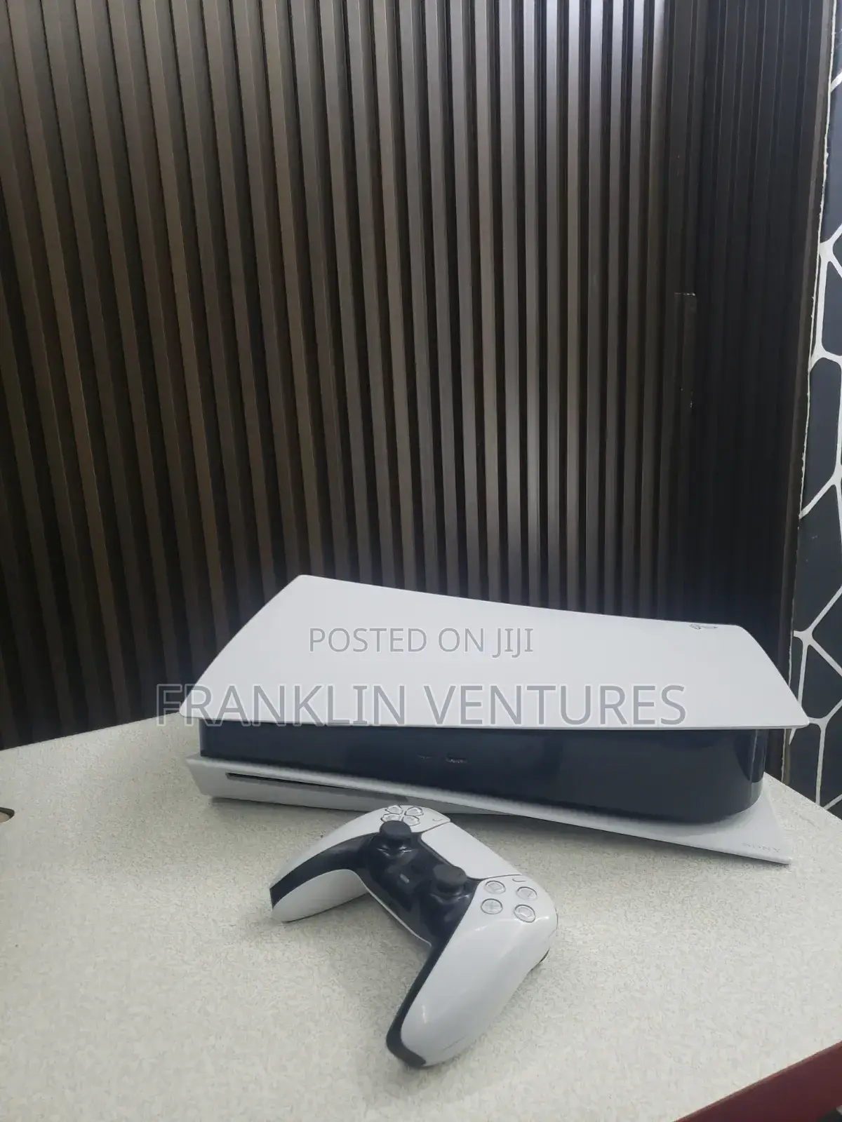 PS5 With One Pad, No Games
