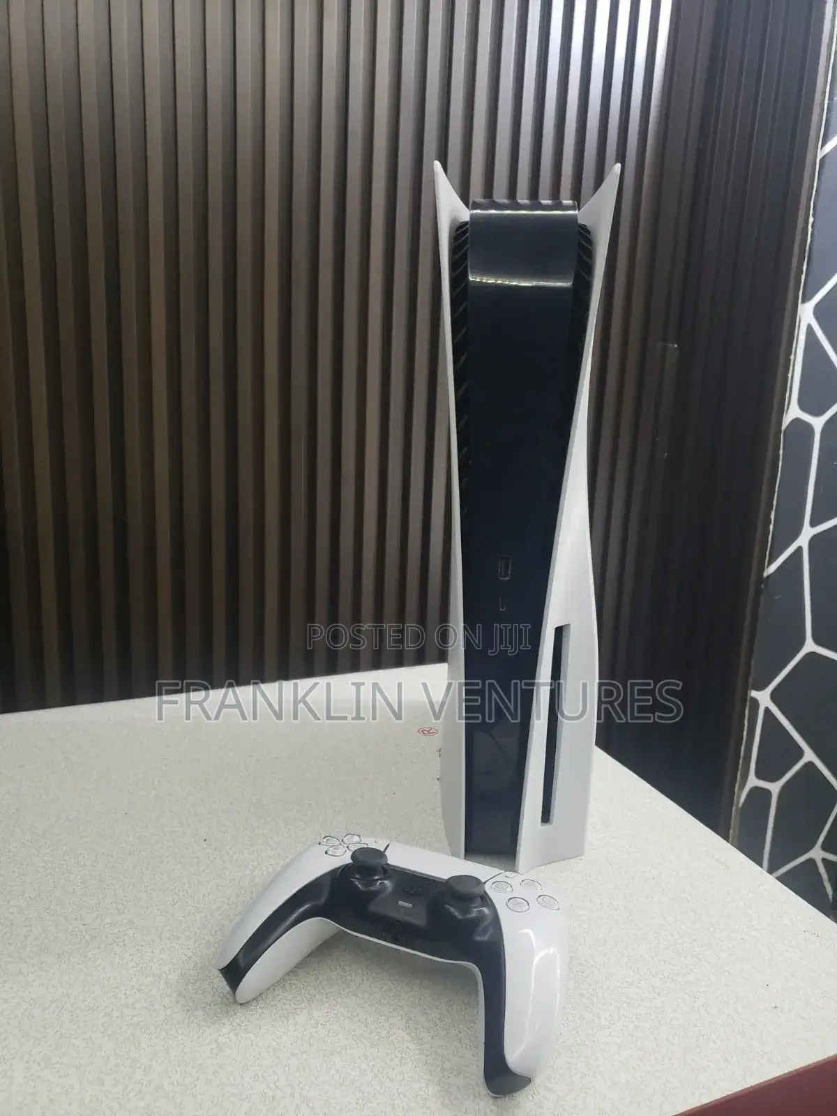 PS5 With One Pad, No Games