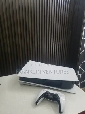 PS5 With One Pad, No Games