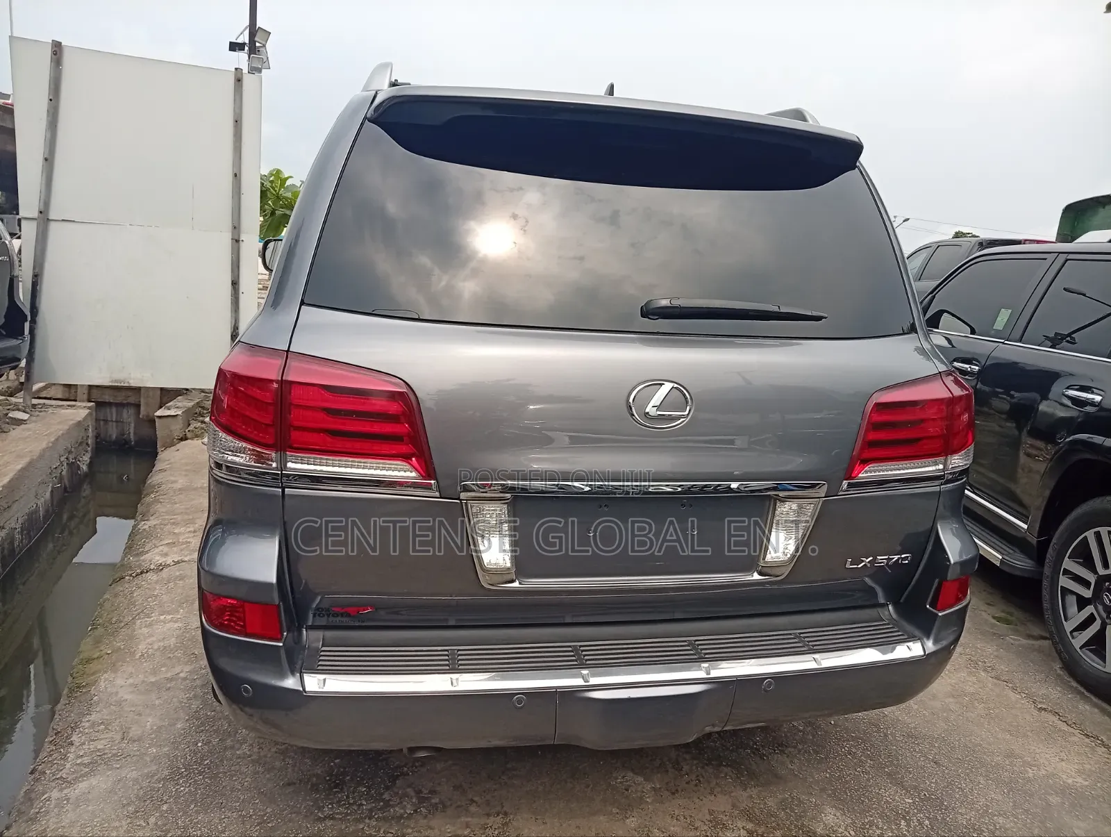Lexus LX 2016 Green