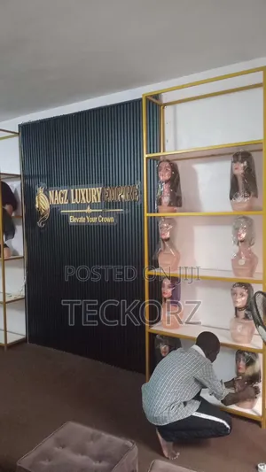 Wig Wall Mannequin Shelve