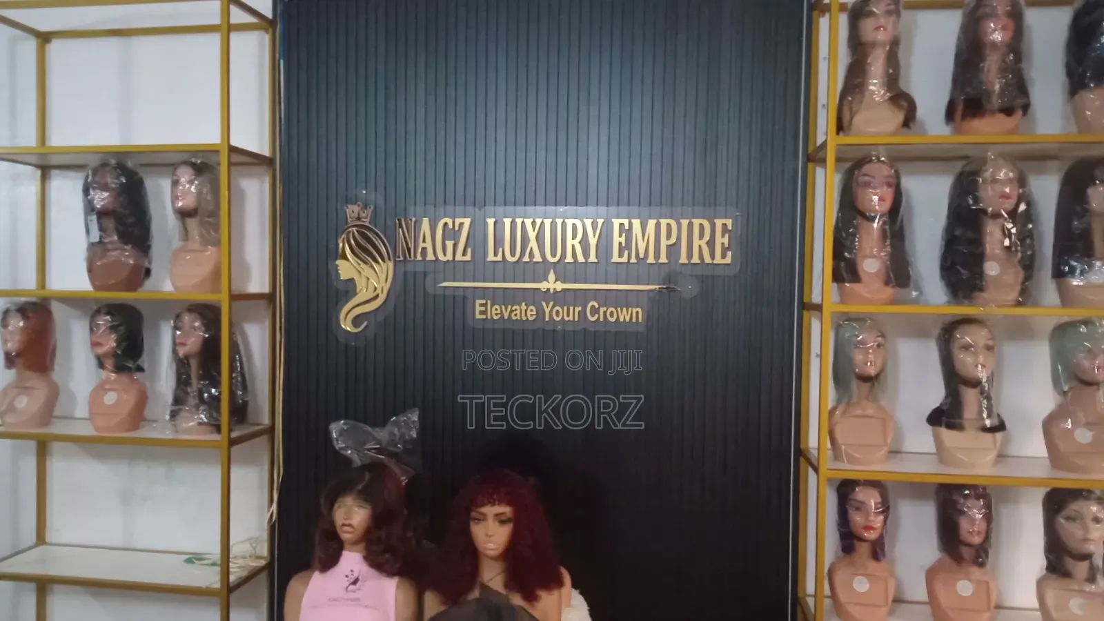 Wig Wall Mannequin Shelve