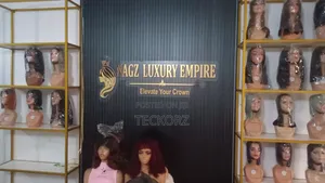 Wig Wall Mannequin Shelve
