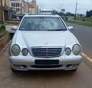 Mercedes-Benz E320 2001 Silver