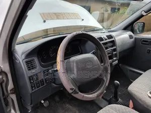 Toyota HiAce 2005 Silver