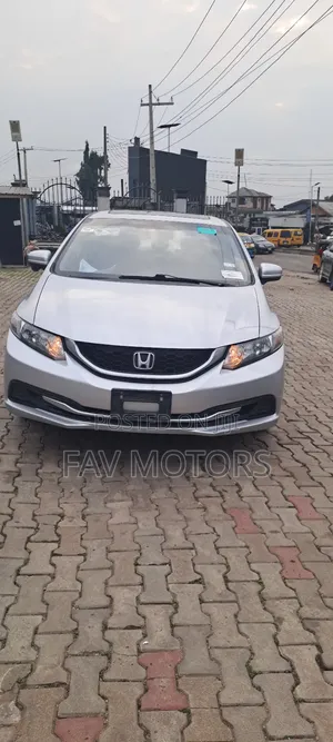 Honda Civic EX-L w/Navigation 4dr Sedan (1.8L 4cyl CVT) 2015 Silver