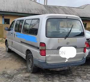 Toyota HiAce 2005 Silver