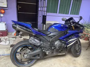 Yamaha R1 2008 Blue