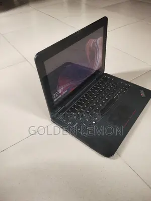 Laptop Lenovo ThinkPad Yoga 4GB Intel Core i3 HDD+SSD 512GB
