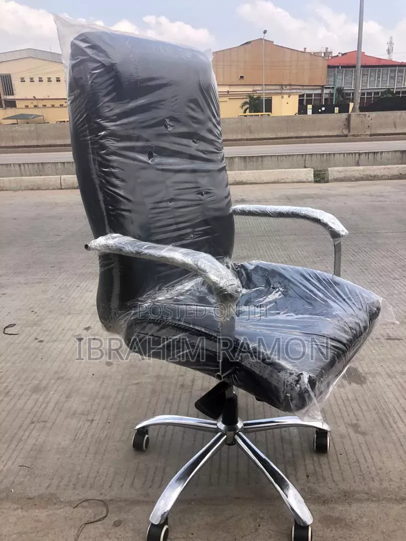 Executive Pentagon Chair