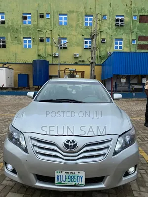 Toyota Camry 2011 Silver