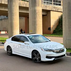 Honda Accord Touring 4dr Sedan FWD (3.5L 6cyl 6A) 2016 White