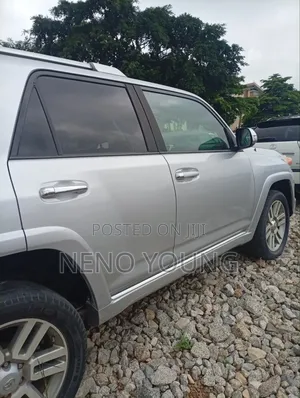 Toyota 4-Runner 2011 Silver