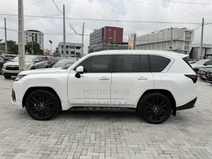 Lexus LX 600 2023 Pearl