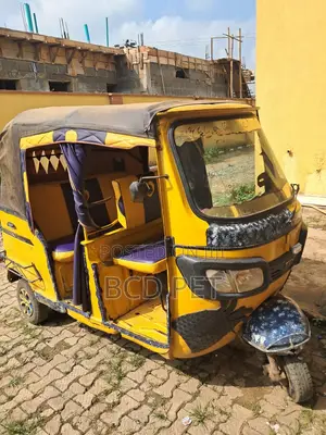 TVS King Deluxe Plus iTouch Start 2022 Yellow