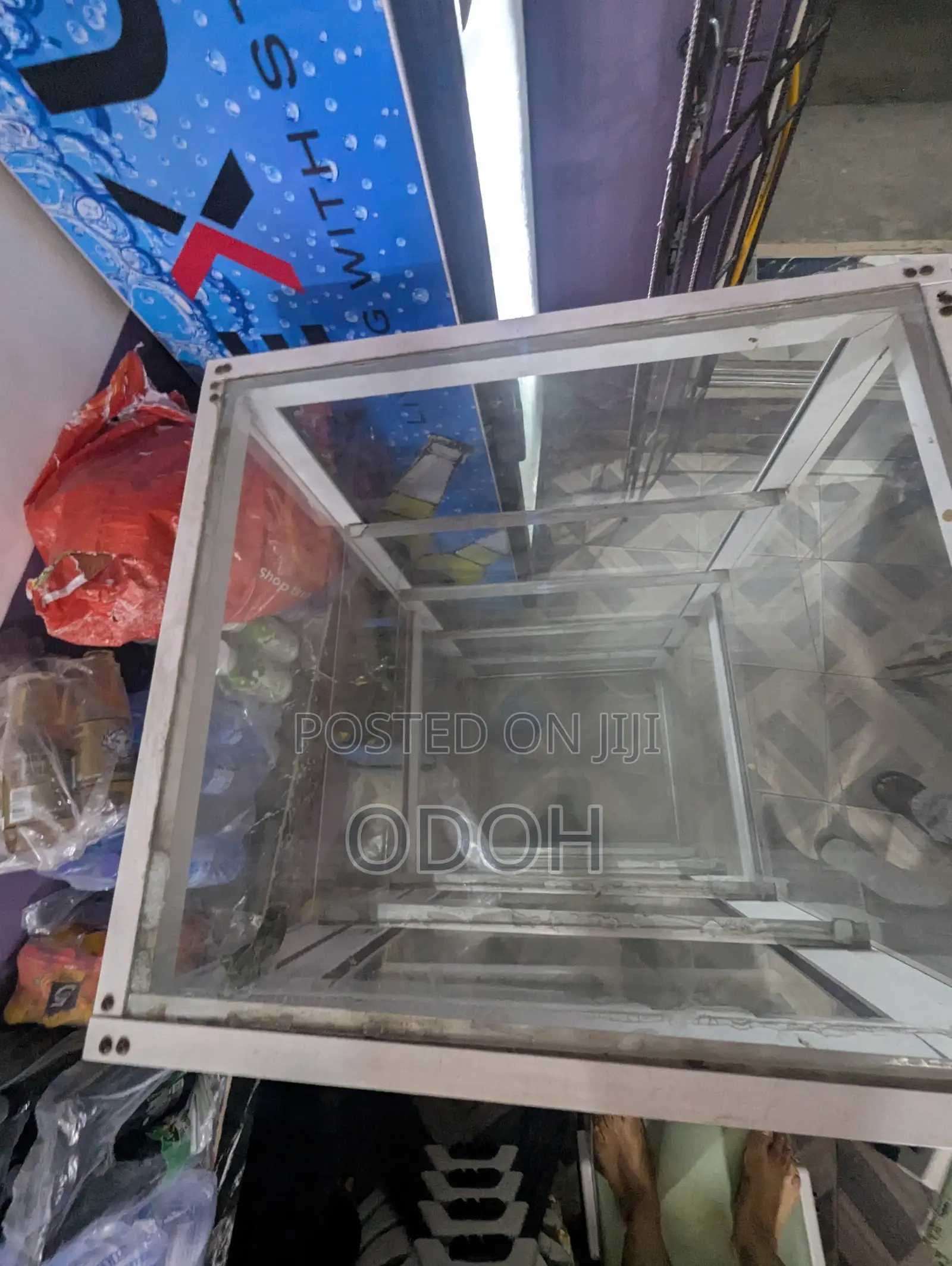 Store Show Glass