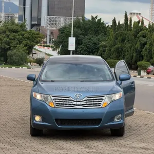 Toyota Venza XLE 2010 Blue