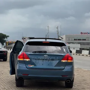 Toyota Venza XLE 2010 Blue
