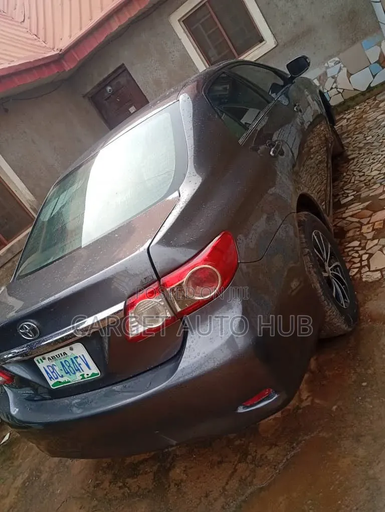 Toyota Corolla 2012 Gray