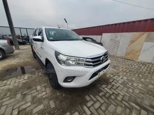 Toyota Hilux 2019 Off white