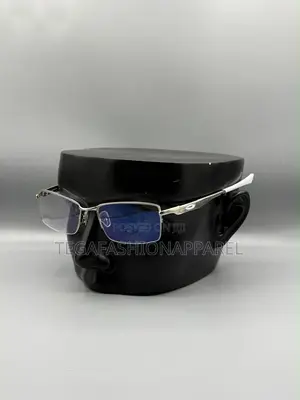 Oakley Quality Eyeglass Frame