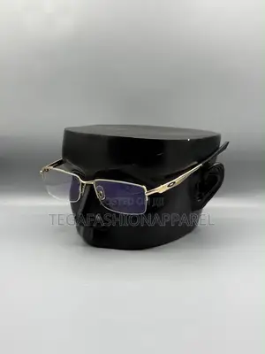 Oakley Quality Eyeglass Frame