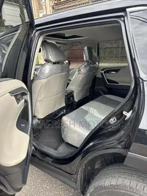 Toyota RAV4 2021 Black