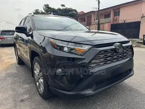 Toyota RAV4 2021 Black