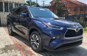 Toyota Highlander XLE AWD 2020 Blue