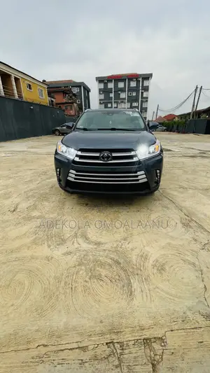 Toyota Highlander XLE 2019 Blue