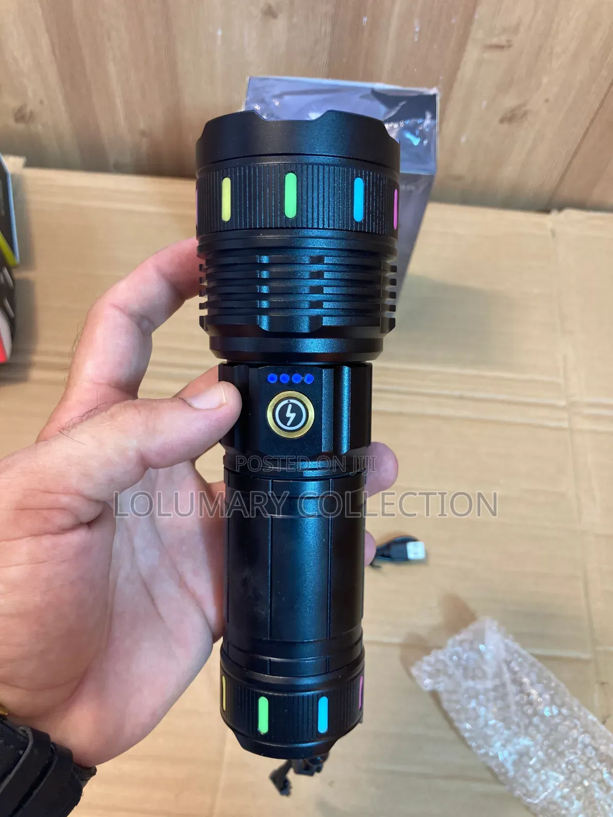Rechargeable LED Torchlight With USB Phone Charging Function