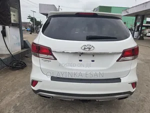 Hyundai Santa Fe 2018 White
