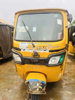 TVS King Deluxe Plus iTouch Start 2023 Yellow