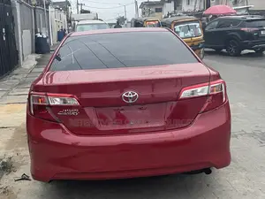 Toyota Camry LE 4dr Sedan (2.5L 4cyl 6A) 2014 Red