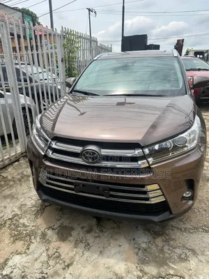 Toyota Highlander Limited 2019 Brown