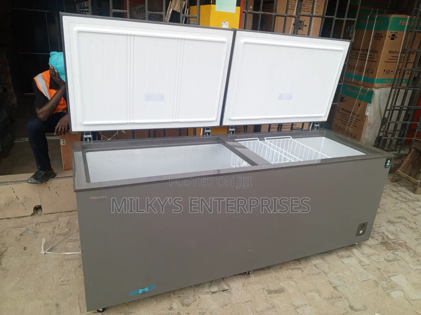 Hisense 702L Chest Freezer 91DD