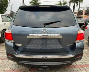 Toyota Highlander Limited 2012 Blue