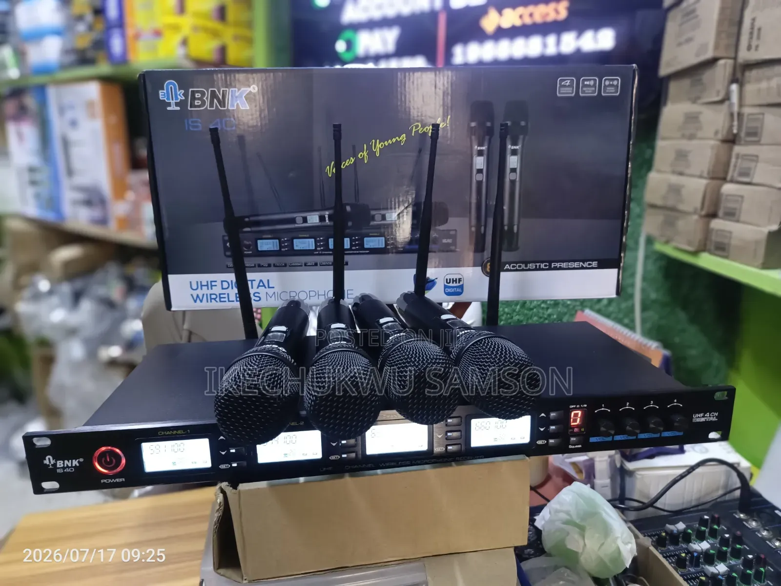 4 in 1 Wireless Microphone