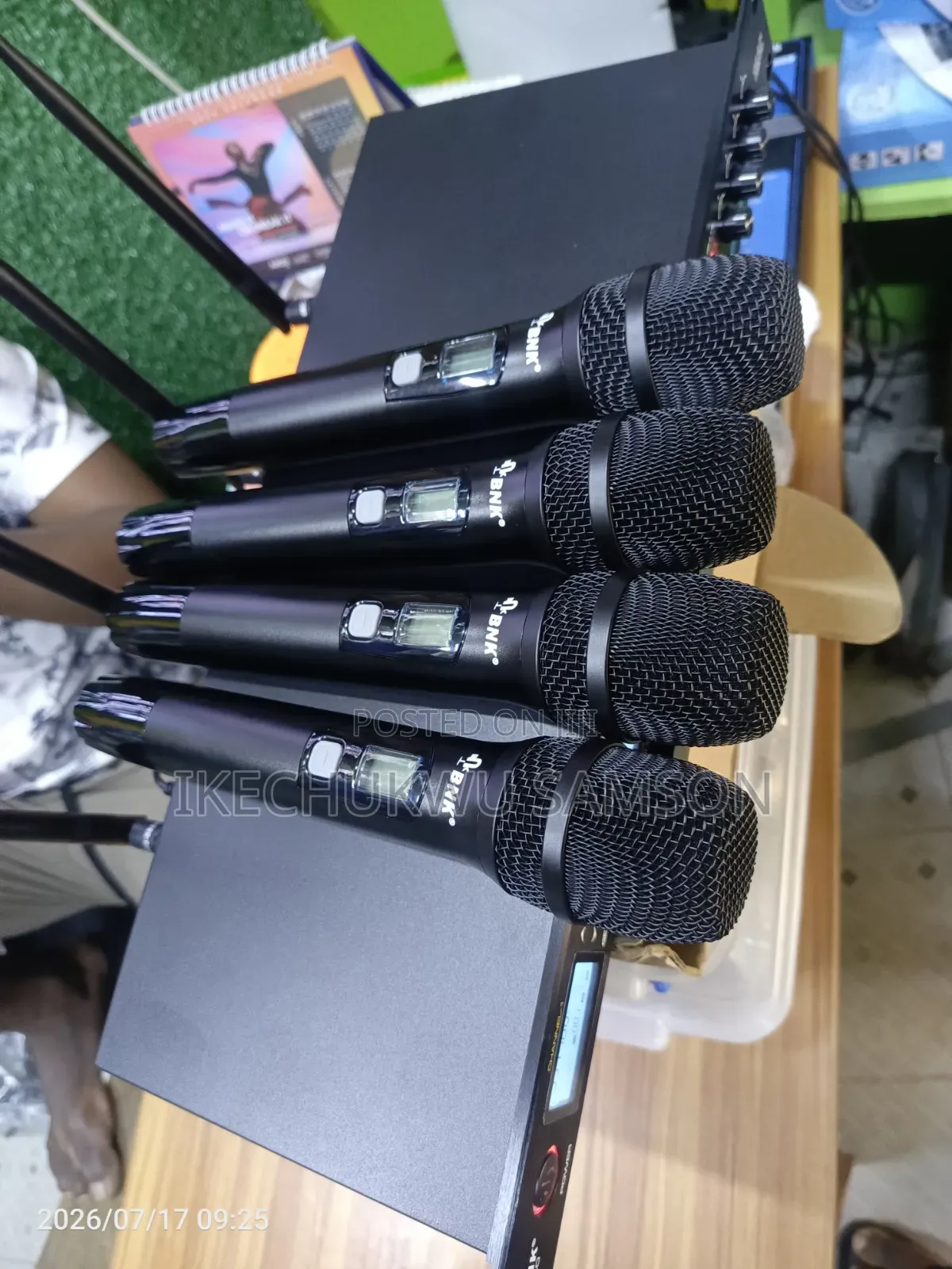 4 in 1 Wireless Microphone