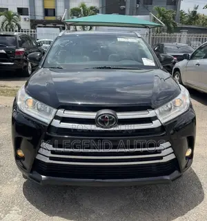 Toyota Highlander XLE 4x4 V6 (3.5L 6cyl 8A) 2018 Black