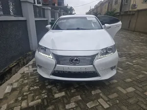 Lexus ES 2015 White