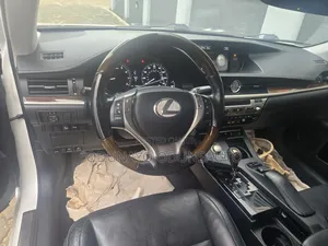 Lexus ES 2015 White